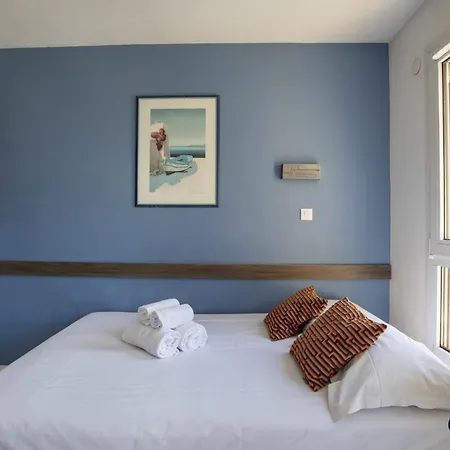 Air-conditioned Near The Train Station Apartament Nicea