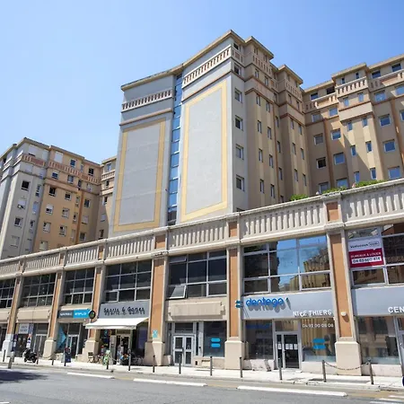 Air-conditioned Near The Train Station Apartament